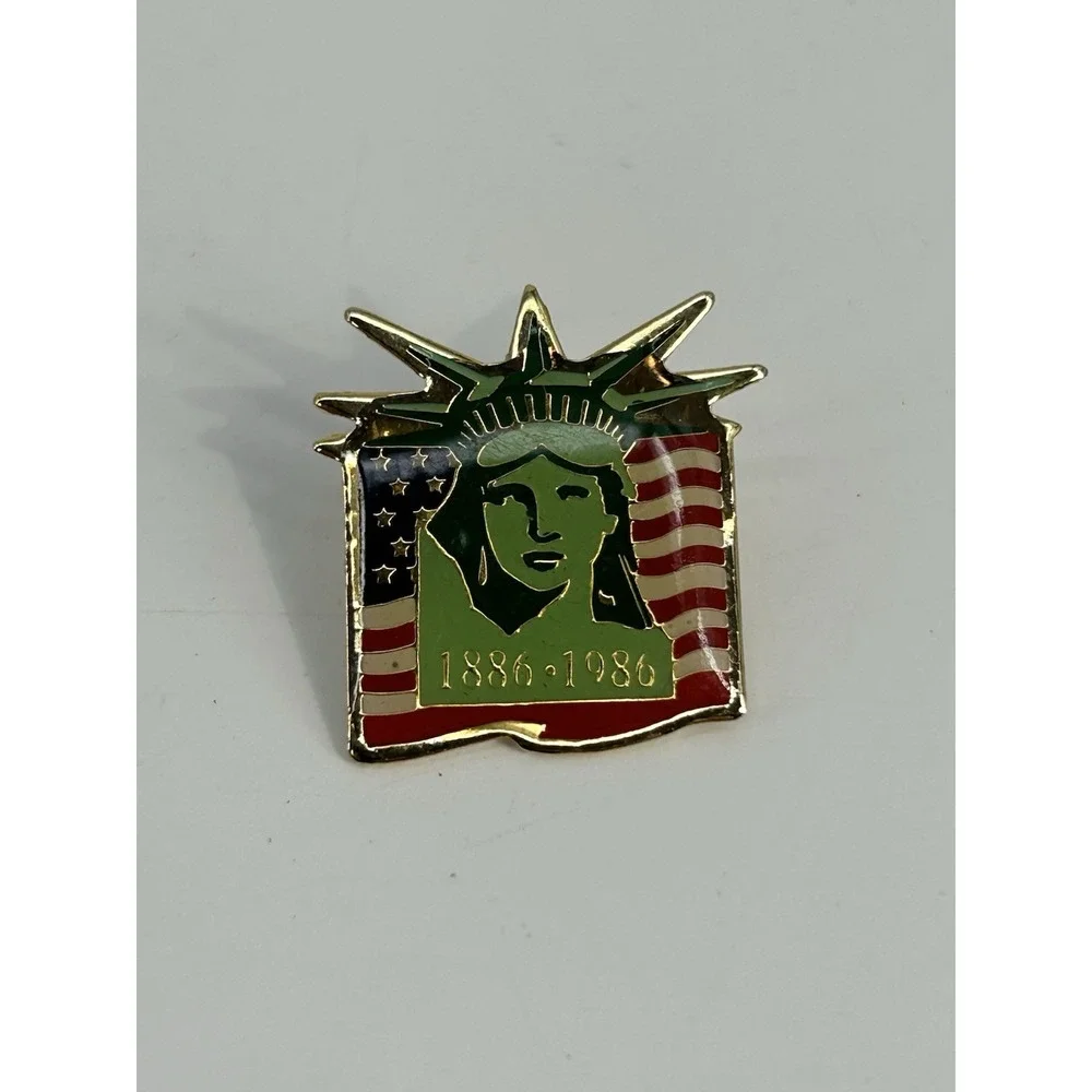Vintage USA Statue of Liberty Centennial Enamel Lapel / Hat Pin 1886 - 1986